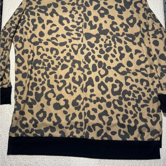 Leopard Camo Print Animal Print Drop shoulder oversized Shirt (1AB0015) - Picture 3 of 9
